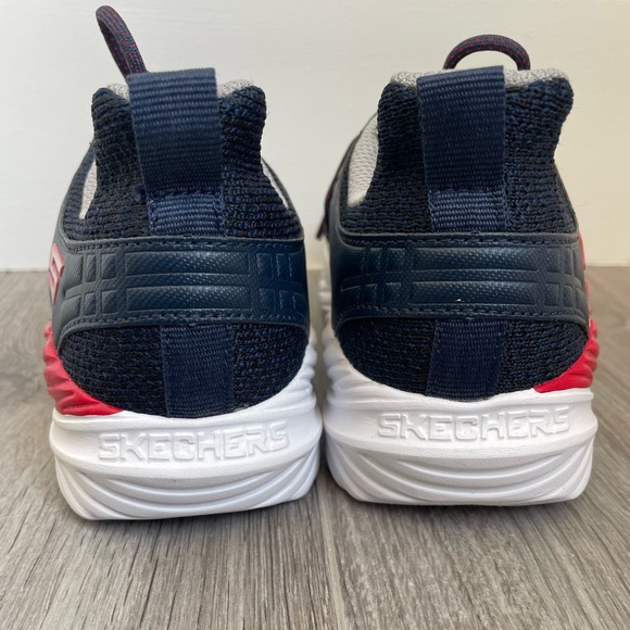 Skechers for Boys • Size 4.5 - Picture 9 of 13